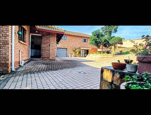 7 BEDROOM HOUSE FOR SALE IN BIRDSWOOD